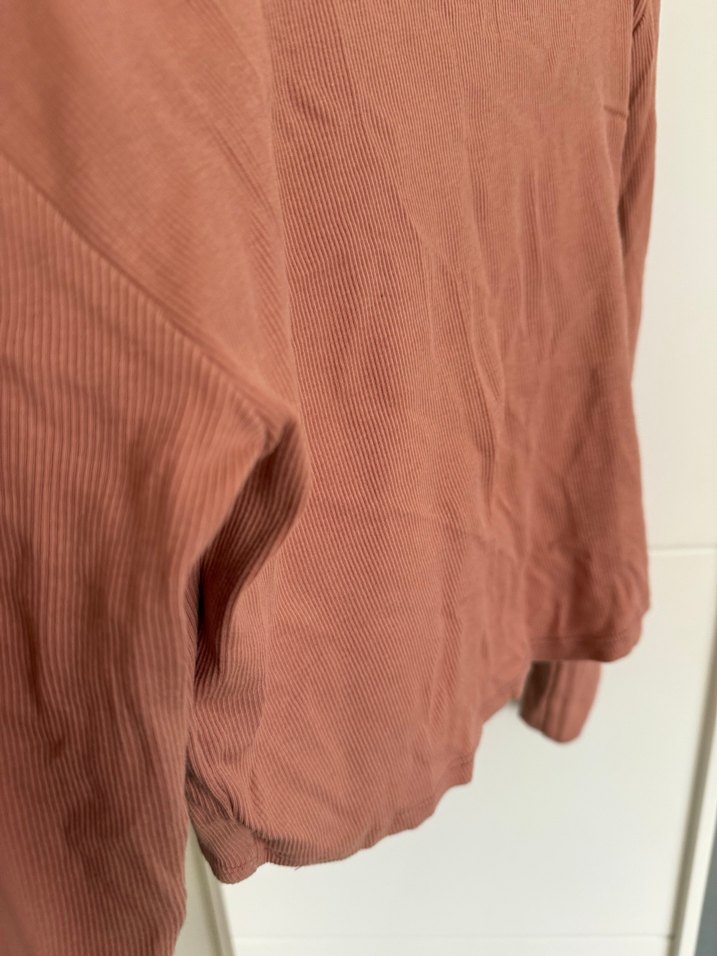 Crop Uzun Kollu Bej Kadın Keten Tişört - Görsel 2