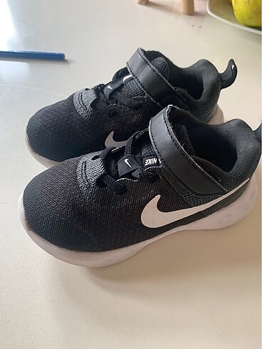 25 Beden Nıke çocuk spor ayakkabı