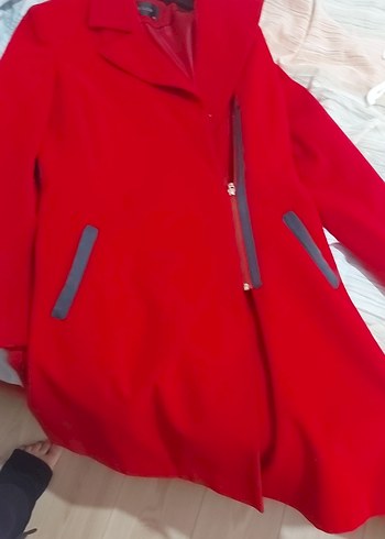 Kırmızı Fermuarlı Kadın Kaban - Görsel 2