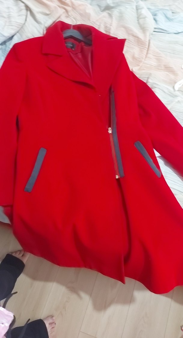 Kırmızı Fermuarlı Kadın Kaban - Görsel 2