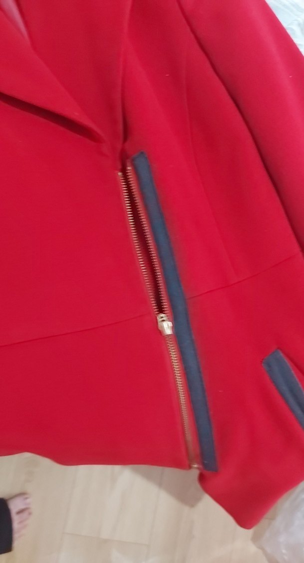 Kırmızı Fermuarlı Kadın Kaban - Görsel 5