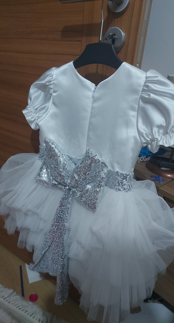 Beyaz Fırfırlı Elbise özel dikim 1 defa doğum gününde giydi  3 - Görsel 3
