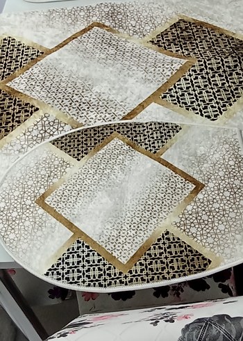 Gri Nakışlı Modern Masa Örtüsü