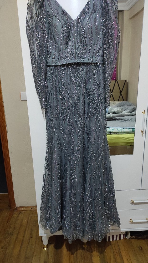 Gri İşlemeli Uzun Abiye Elbise - Görsel 2