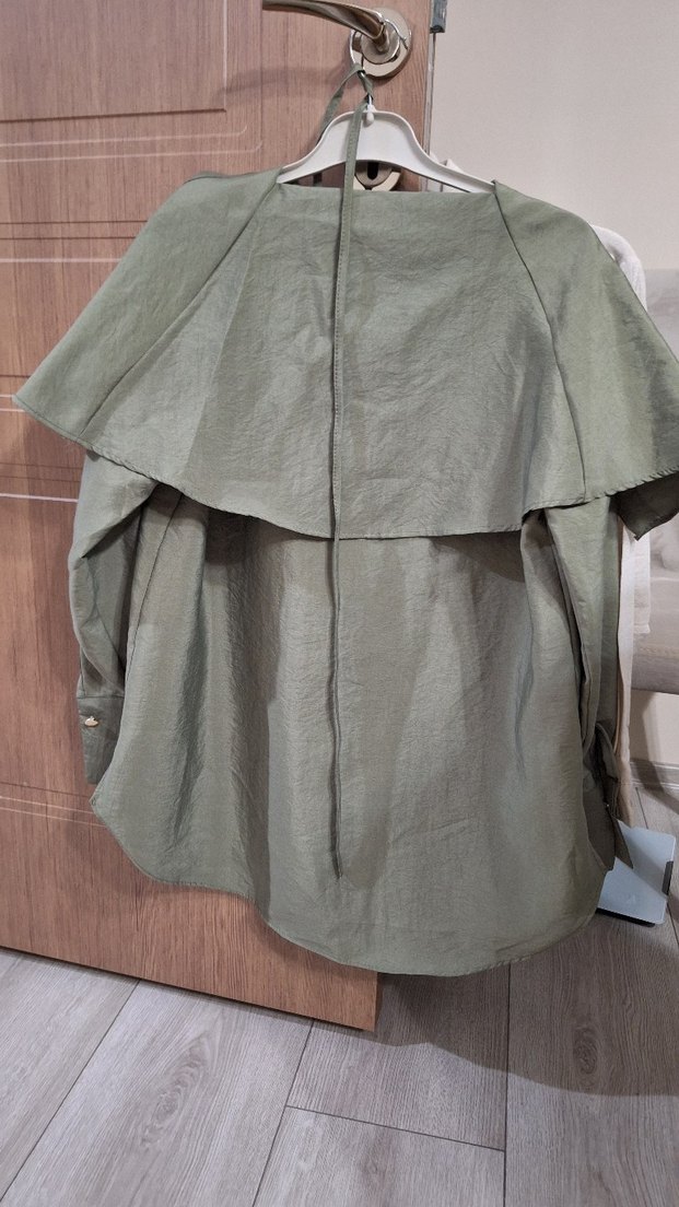 Düğmeli Kısa Kesim  Kadın Gömlek - Görsel 2