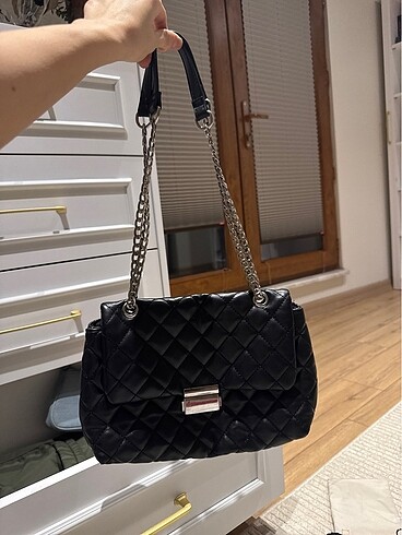 Bershka kol çantası