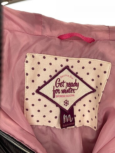 28 Beden siyah Renk Bershka Mont %70 İndirimli.