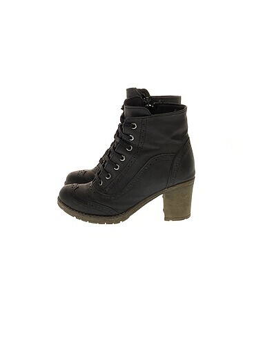 PreLoved Bot %70 İndirimli.