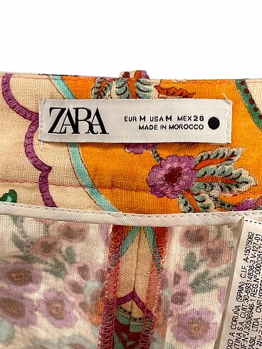 m Beden çeşitli Renk Zara Mini Şort %70 İndirimli.