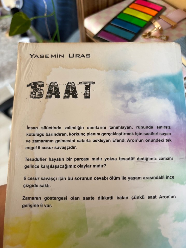 Saat - Yasemin Uras Romanı - Görsel 2