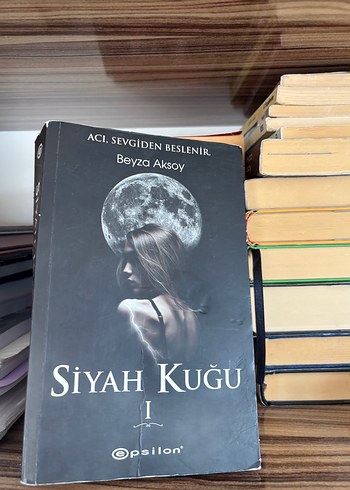 Siyah Kuğu - Beyza Aksoy