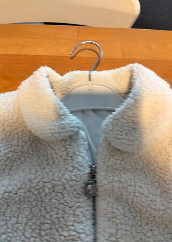 Kız Çocuk Beyaz Peluş Ceket - Görsel 3