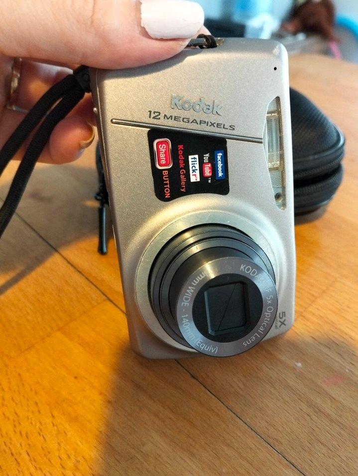 Bej ve Gri Kodak Dijital Kamera 5X Optik Zoom - Görsel 2