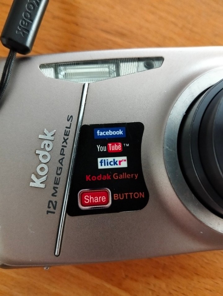 Bej ve Gri Kodak Dijital Kamera 5X Optik Zoom - Görsel 4