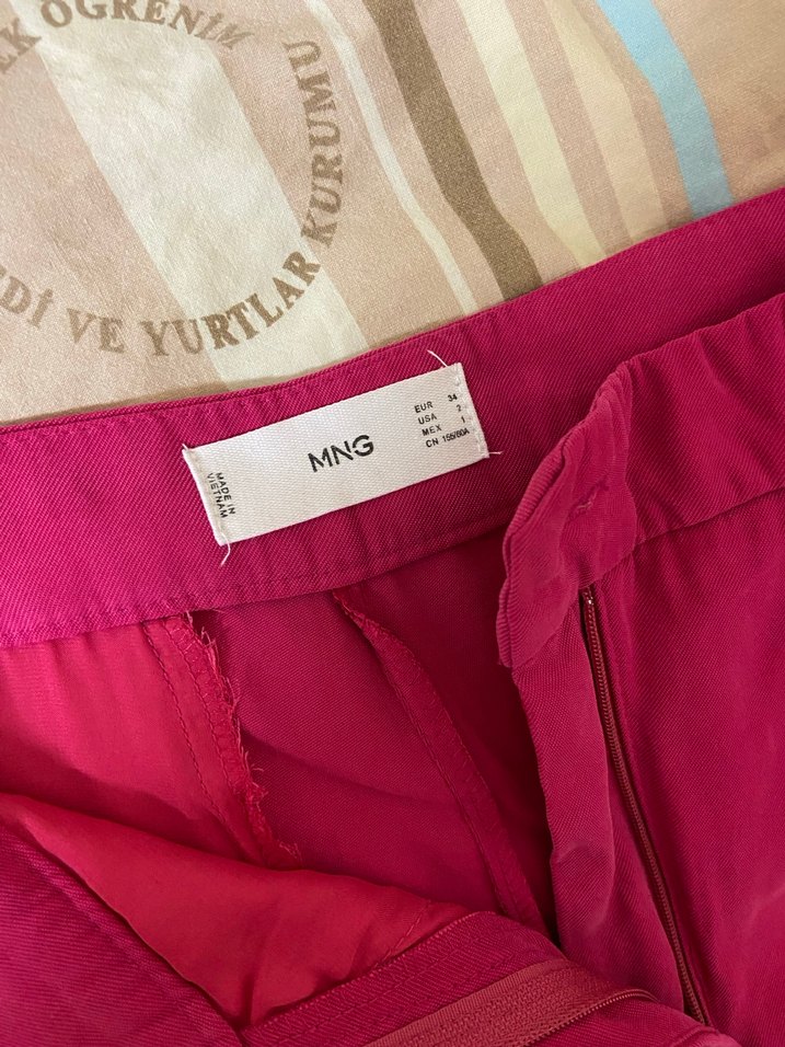 Pembe Bol Kesim Pilili Kadın Kumaş Pantolon - Görsel 2