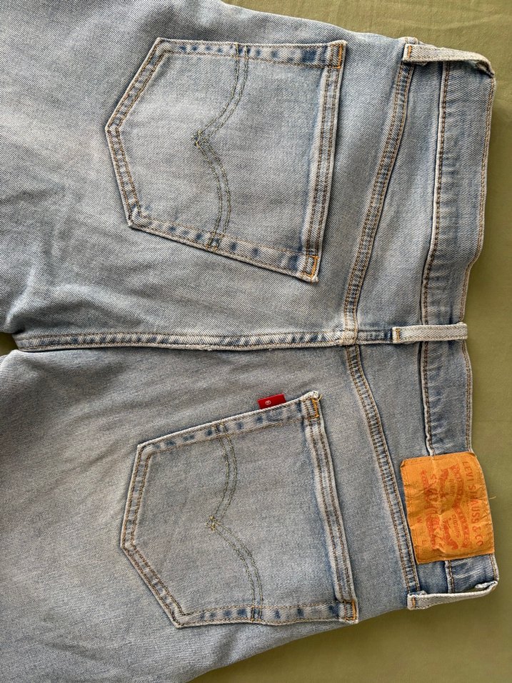 Açık Mavi Rahat Kesim Jean Levis — görsel 4/5