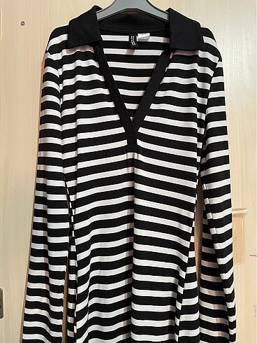 H&M Uzun kollu V yakalı kısa elbise