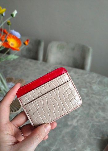 Kırmızı Detaylı bej kartlık - Görsel 2