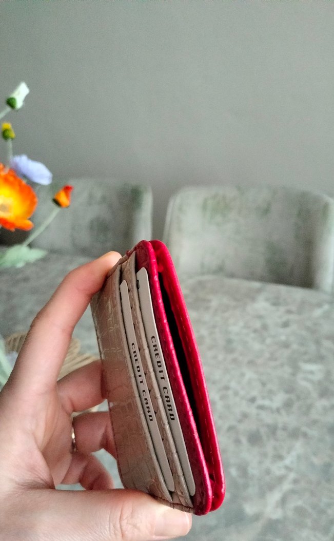 Kırmızı Detaylı bej kartlık - Görsel 3
