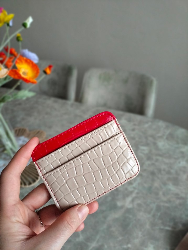 Kırmızı Detaylı bej kartlık - Görsel 2