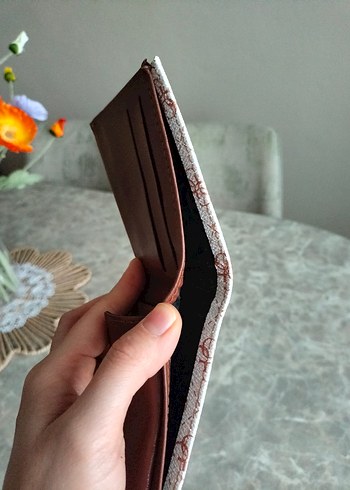 Kadın Beyaz Baskılı Cüzdan Velcro Kapamalı - Görsel 3