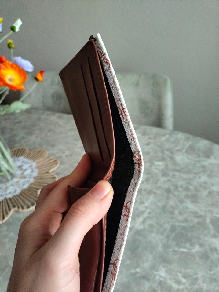 Kadın Beyaz Baskılı Cüzdan Velcro Kapamalı - Görsel 3