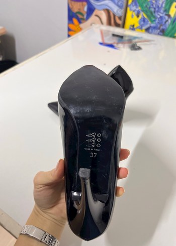 Parlak Siyah Stiletto Topuklu Kadın Ayakkabı - Görsel 4