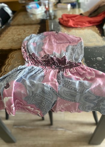 Pembe Gri Bağlama Desenli Straplez Mini Tulum - Görsel 5