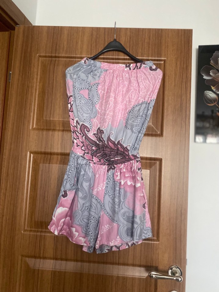 Pembe Gri Bağlama Desenli Straplez Mini Tulum - Görsel 2