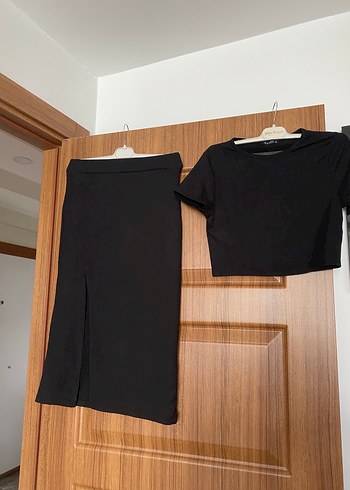m Beden siyah Renk Siyah Mini Etek ve Kısa Kollu Takımı