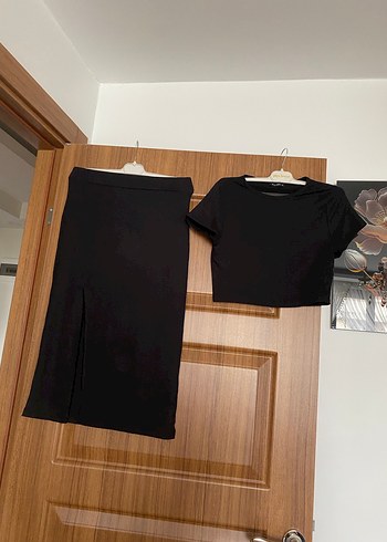 m Beden Siyah Mini Etek ve Kısa Kollu Takımı