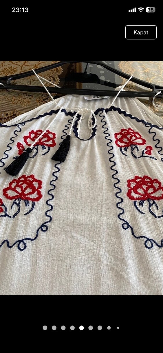 Püsküllü Nakışlı Beyaz Uzun Kollu Bluz - Görsel 3