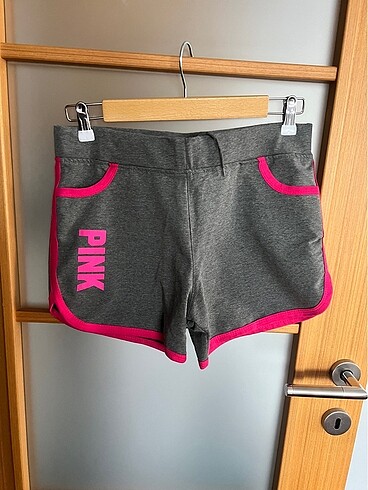 Pink yazılı şort