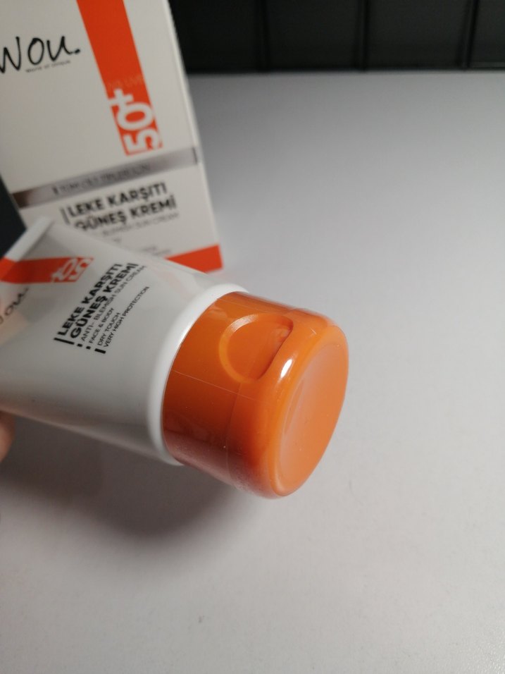 Wou Leke Karşıtı Güneş Kremi SPF 50+ - Görsel 2