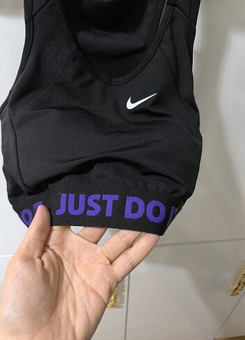 Nike Sporcu büstiyer crop atlet sıfır ürün yeni etiketli 