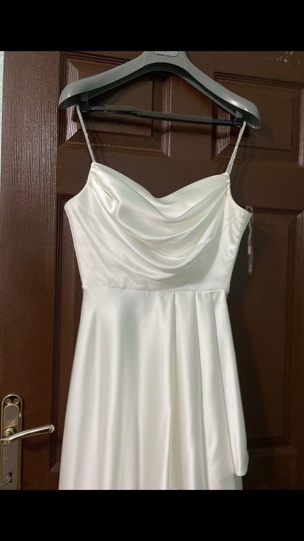 beyaz sadece nikahta giyildi taş masasında alındı - Görsel 5