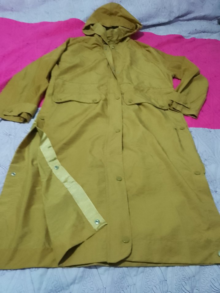 Düğmeli Bej Kadın Uzun Yağmurluk - Görsel 2