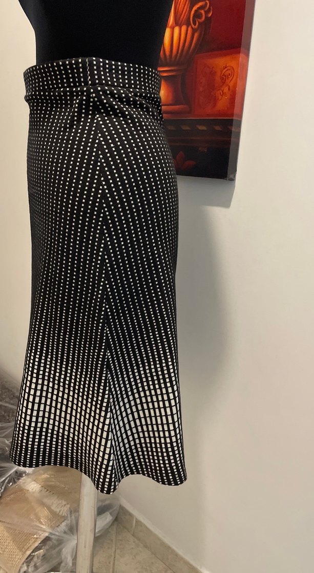 Parçalı Siyah Midi etek - Görsel 4