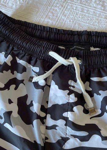 Dsquared2 Erkek Kamuflaj Desenli Mini Şort - Görsel 4