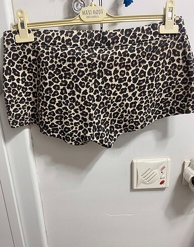 m Beden kahverengi Renk LEOPAR ŞORT KAPRİ