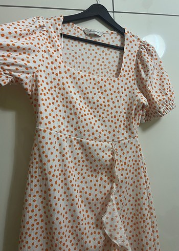 Beyaz Puantiyeli Kısa Kollu Midi Elbise - Görsel 5