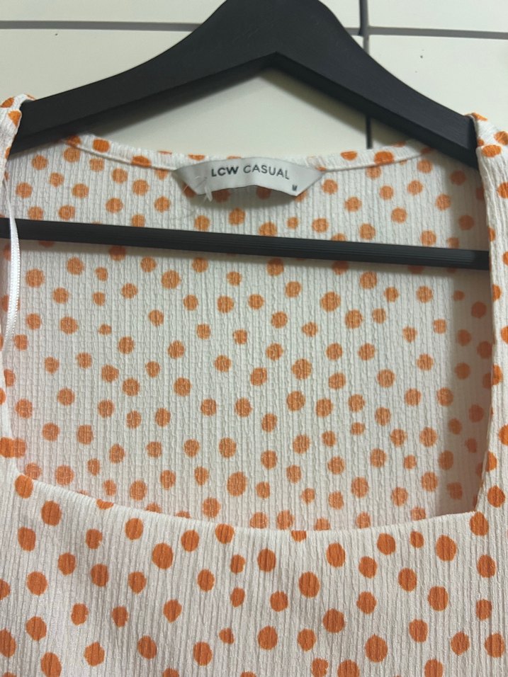 Beyaz Puantiyeli Kısa Kollu Midi Elbise - Görsel 4