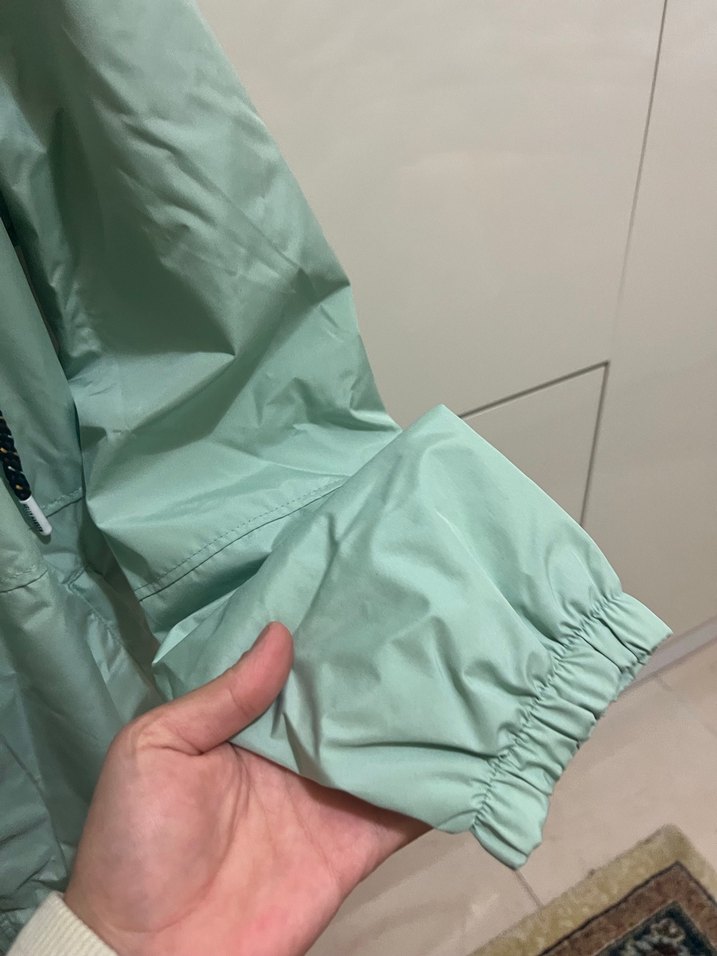 Kadın Yeşil Kapüşonlu Fermuarlı Ceket - Görsel 4