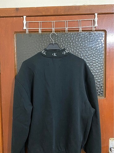 Calvin Klein calvin klein sweatshirt.