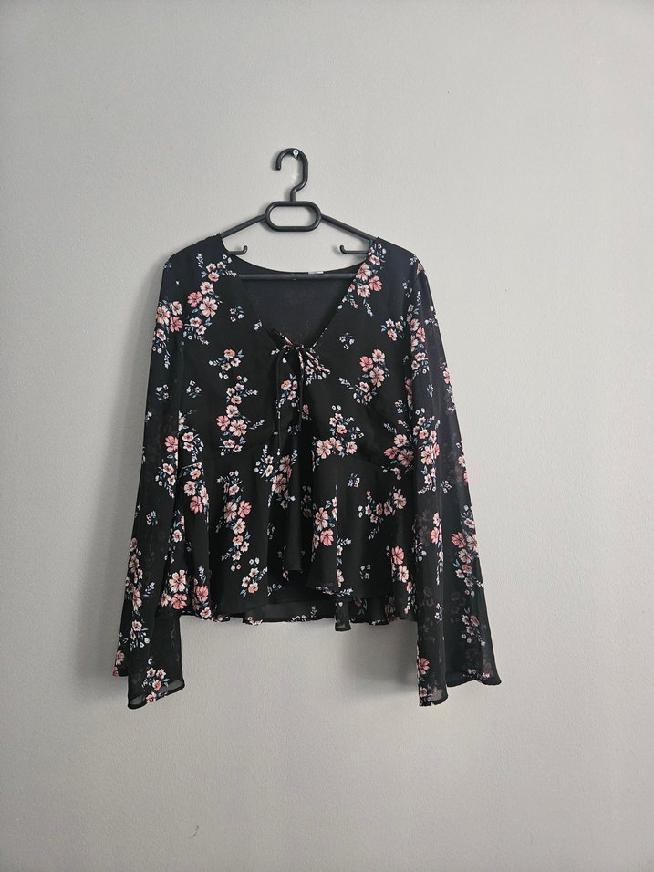 Kolları Tül Detaylı H&M Bluz - Görsel 2