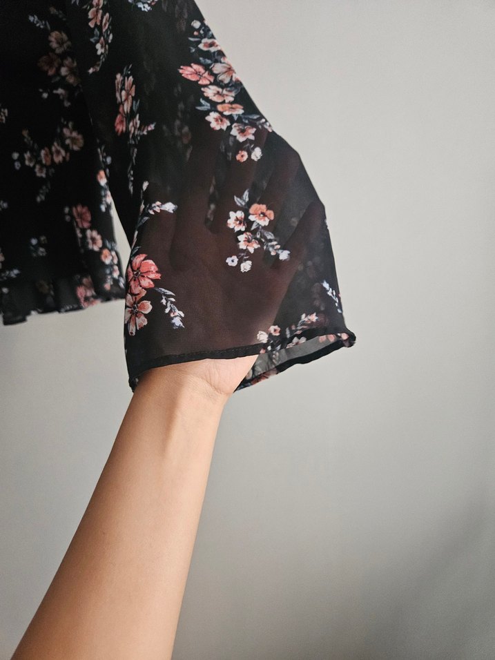 Kolları Tül Detaylı H&M Bluz - Görsel 3