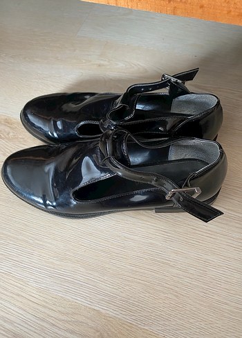 38 Beden siyah Renk #Zara Siyah Rugan Tokalı Gotik Stiletto Kadın Ayakkabı