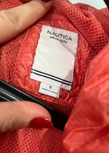 Kadın Parlak Kırmızı Fermuarlı Yağmurluk - Görsel 3