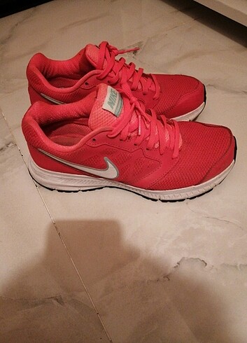 Nike spor ayakkabı