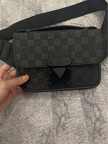 Louis Vuitton Bel çantası